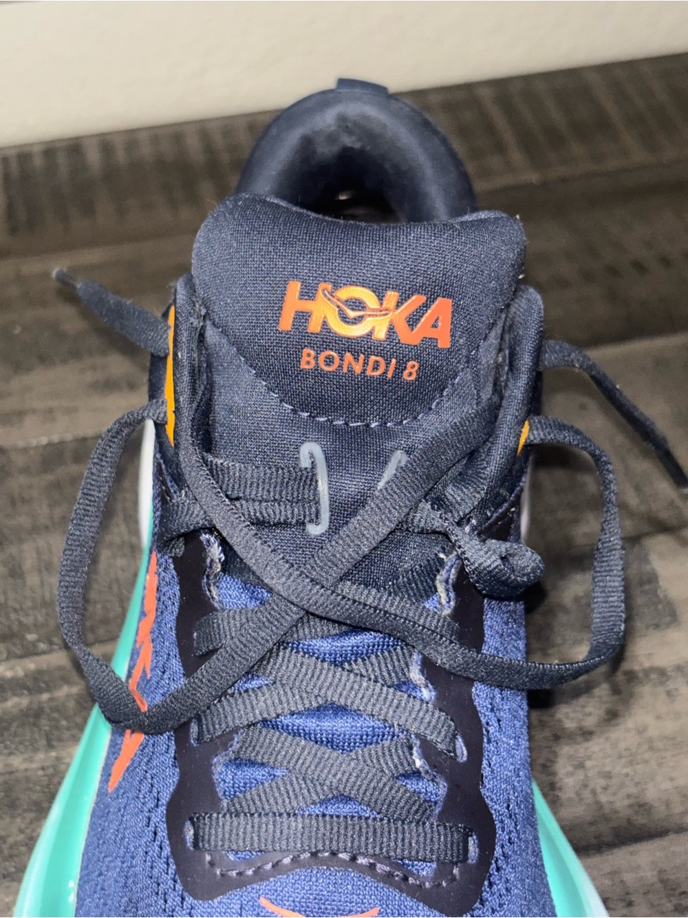 HOKA Bondi 8 running shoe WOMENS SZ 7.5 - Picture 2 of 15